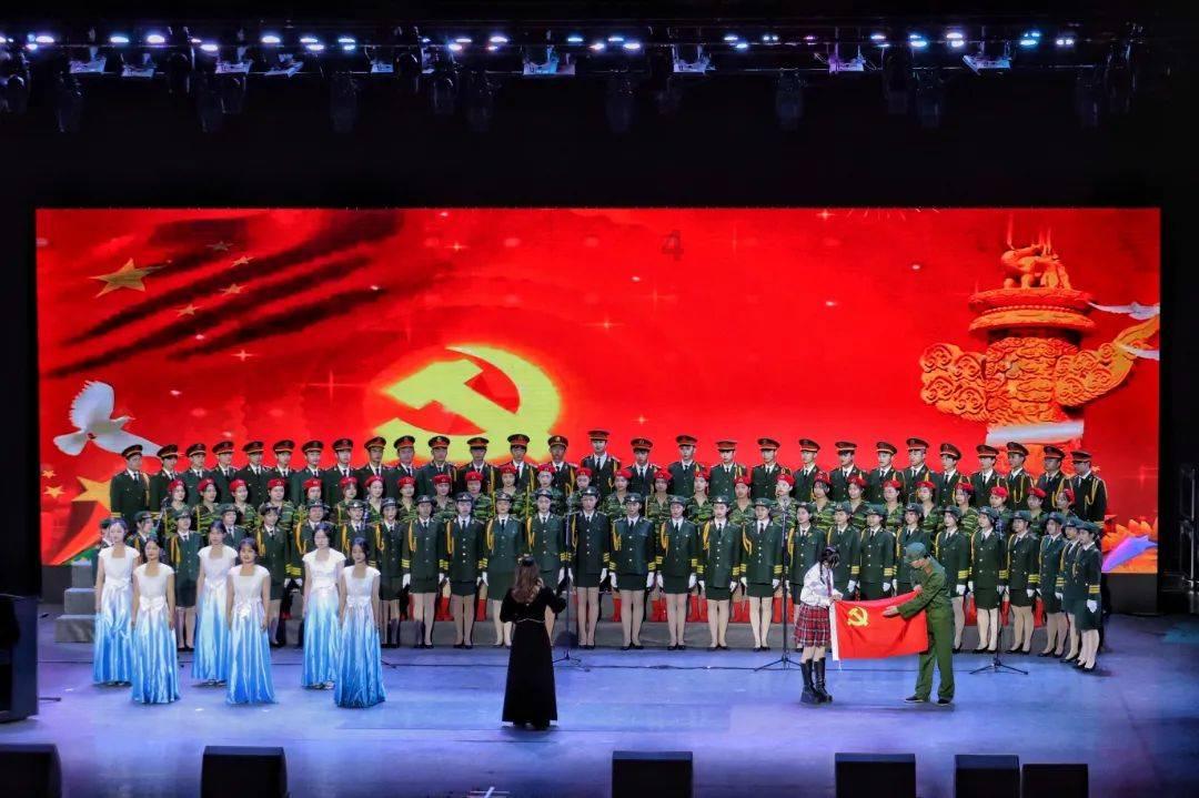 县四大班子领导亲切看望慰问出席陇西县十八届人大三次会议与会代表